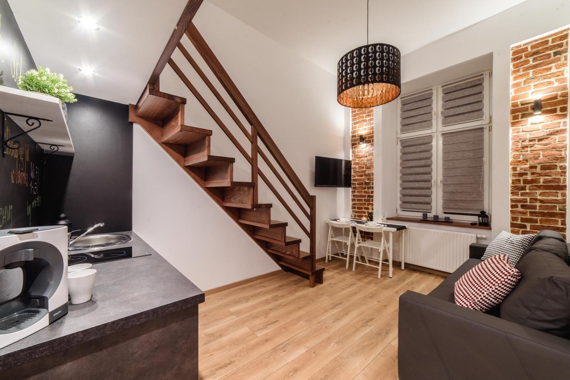 2 Nights Apartments - Great Location, Right Next To Main Rail And Bus Station, 10 Min To Main Square By Foot