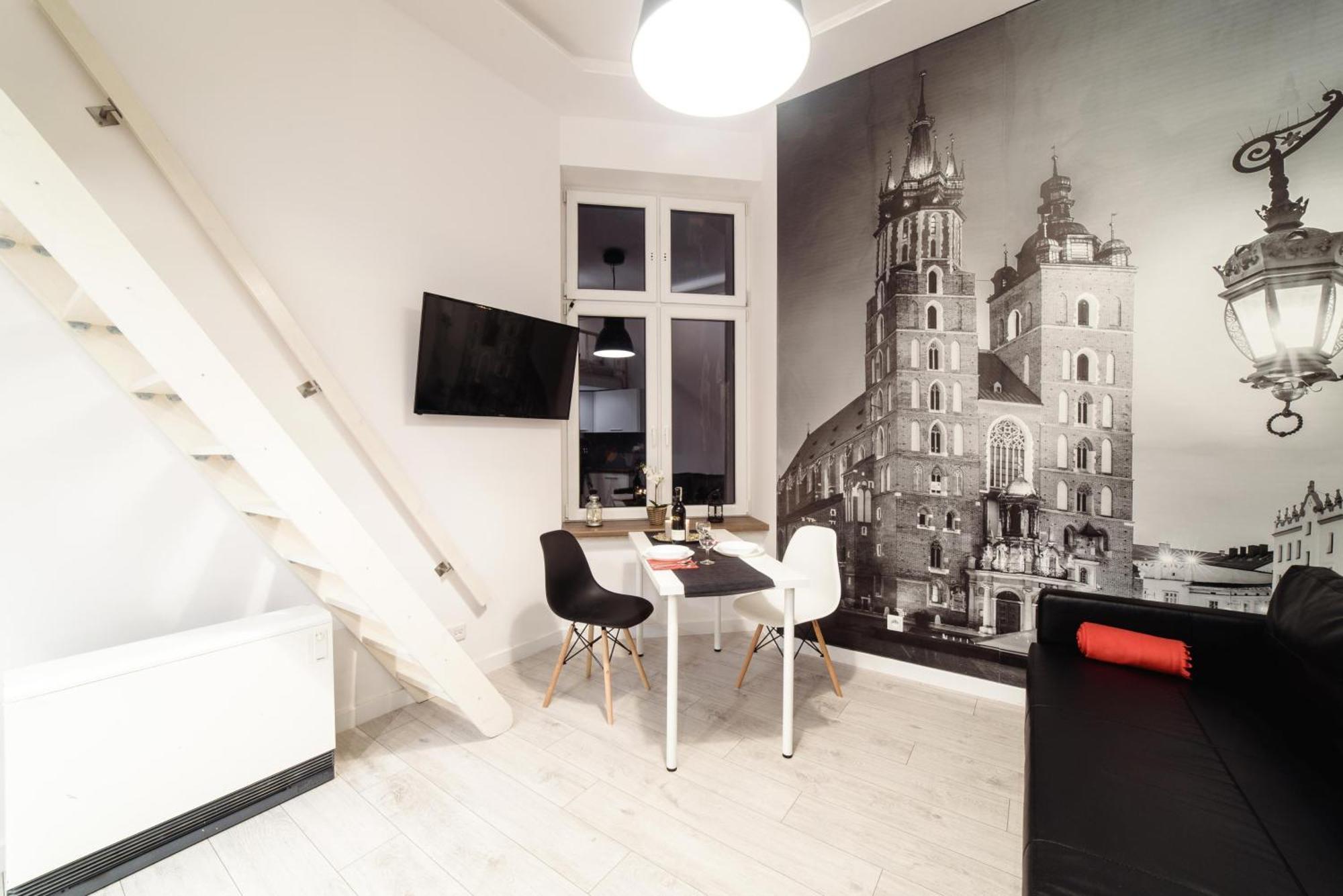 2 Nights Apartments - Great Location, Right Next To Main Rail And Bus Station, 10 Min To Main Square By Foot 3*