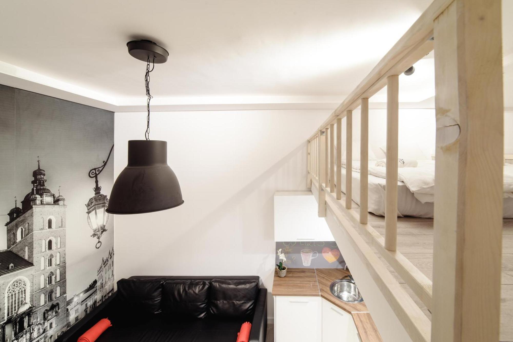 2 Nights Apartments - Great Location, Right Next To Main Rail And Bus Station, 10 Min To Main Square By Foot 3*