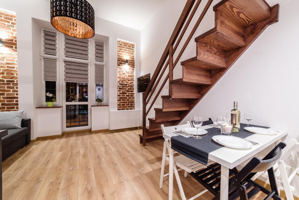 2 Nights Apartments - Great Location, Right Next To Main Rail And Bus Station, 10 Min To Main Square By Foot Aparthotel 3*