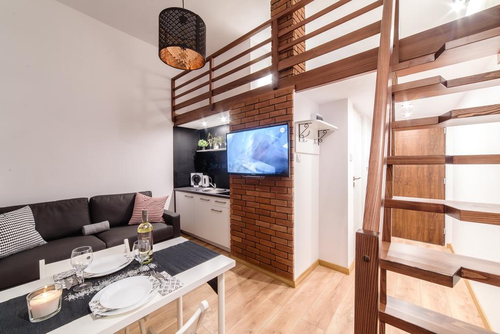 2 Nights Apartments - Great Location, Right Next To Main Rail And Bus Station, 10 Min To Main Square By Foot