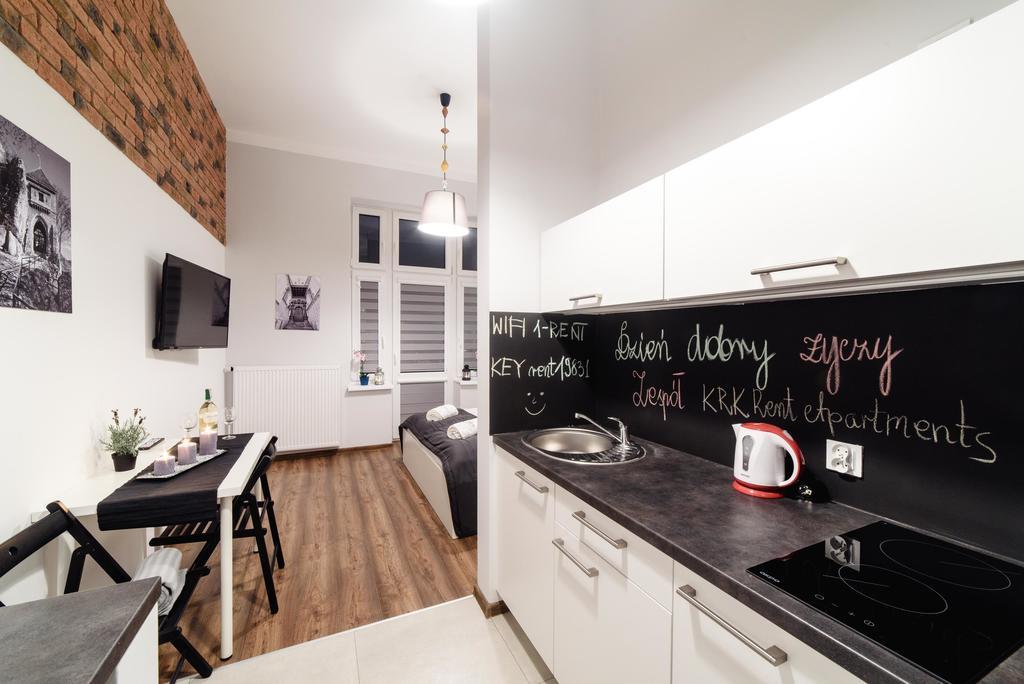 2 Nights Apartments - Great Location, Right Next To Main Rail And Bus Station, 10 Min To Main Square By Foot Aparthotel