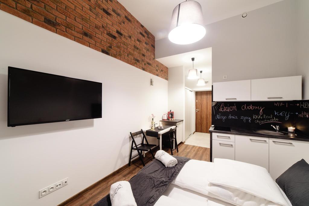 2 Nights Apartments - Great Location, Right Next To Main Rail And Bus Station, 10 Min To Main Square By Foot