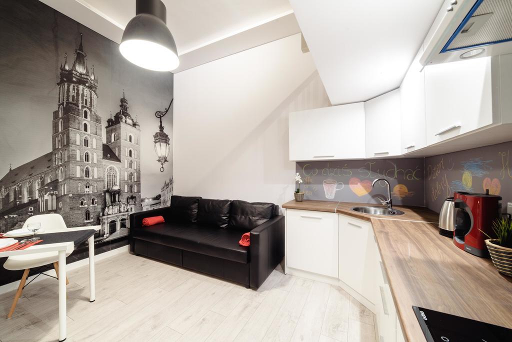 2 Nights Apartments - Great Location, Right Next To Main Rail And Bus Station, 10 Min To Main Square By Foot 3*