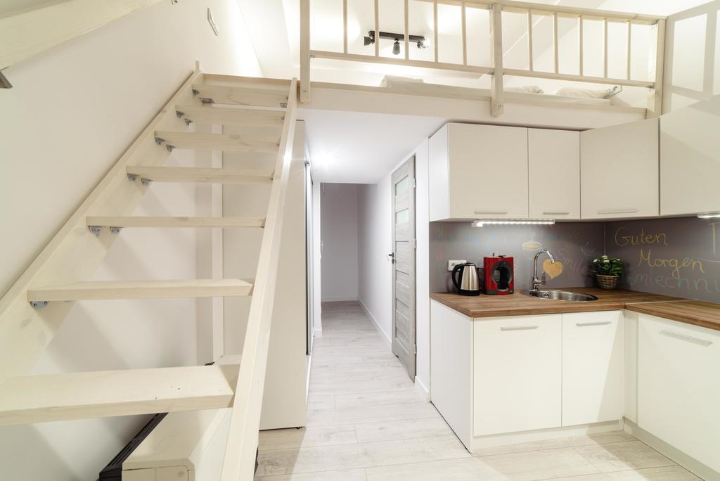 Aparthotel 2 Nights Apartments - Great Location, Right Next To Main Rail And Bus Station, 10 Min To Main Square By Foot