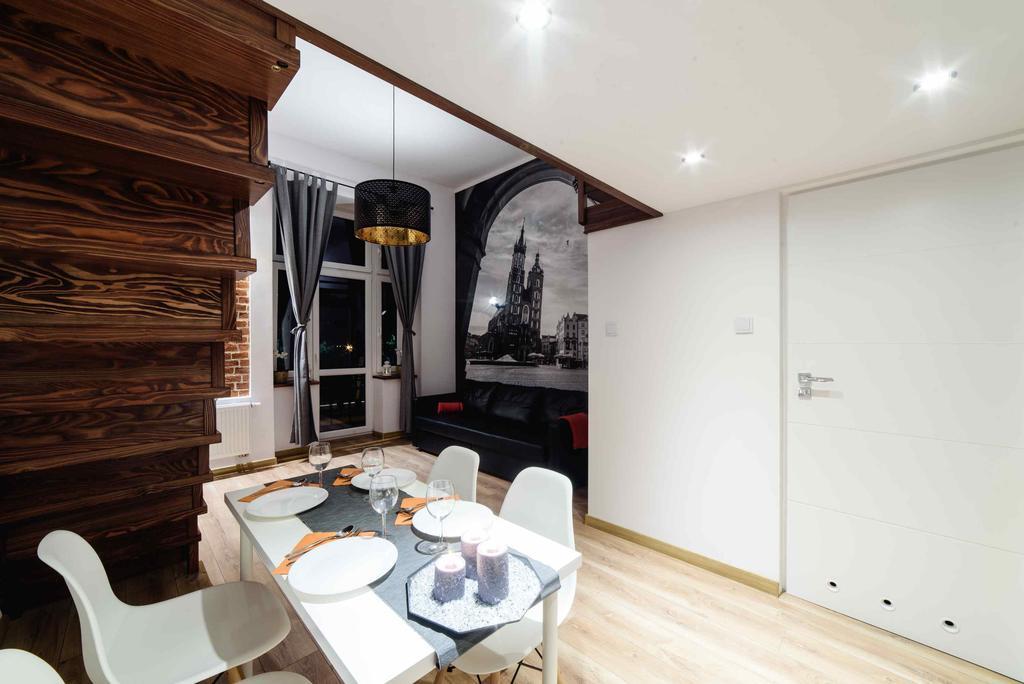 Aparthotel 2 Nights Apartments - Great Location, Right Next To Main Rail And Bus Station, 10 Min To Main Square By Foot 3*