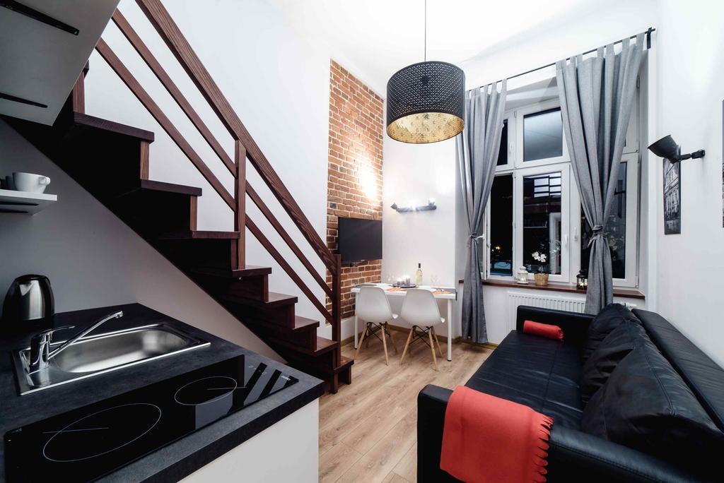 Aparthotel 2 Nights Apartments - Great Location, Right Next To Main Rail And Bus Station, 10 Min To Main Square By Foot 3*