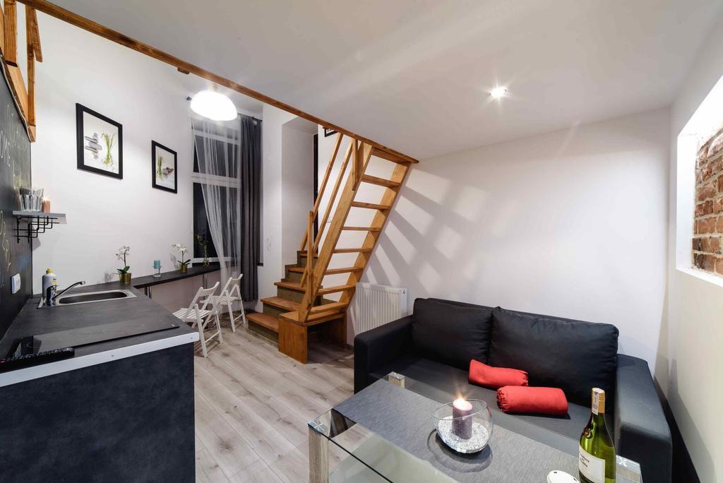 2 Nights Apartments - Great Location, Right Next To Main Rail And Bus Station, 10 Min To Main Square By Foot