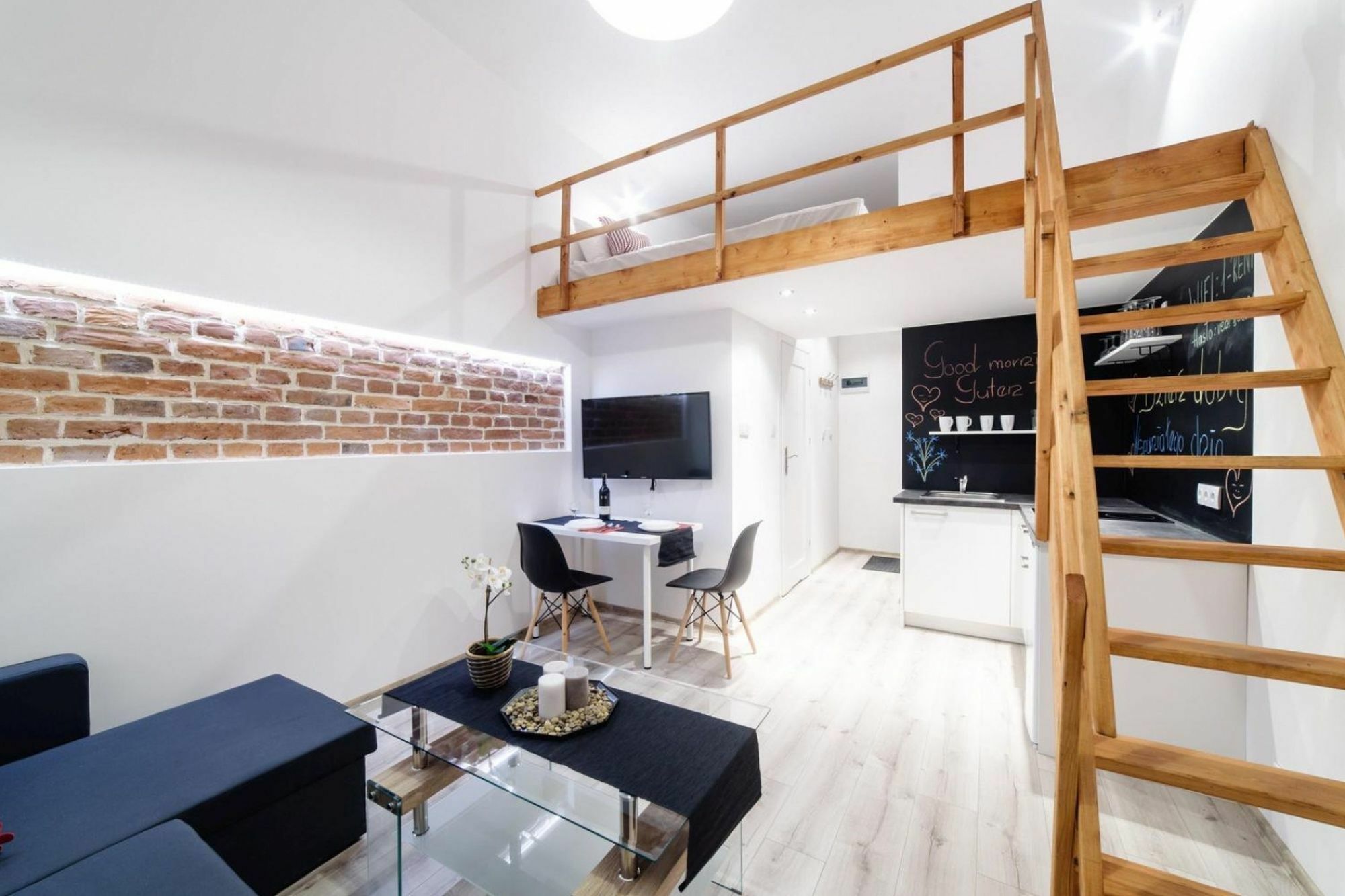 2 Nights Apartments - Great Location, Right Next To Main Rail And Bus Station, 10 Min To Main Square By Foot 3*