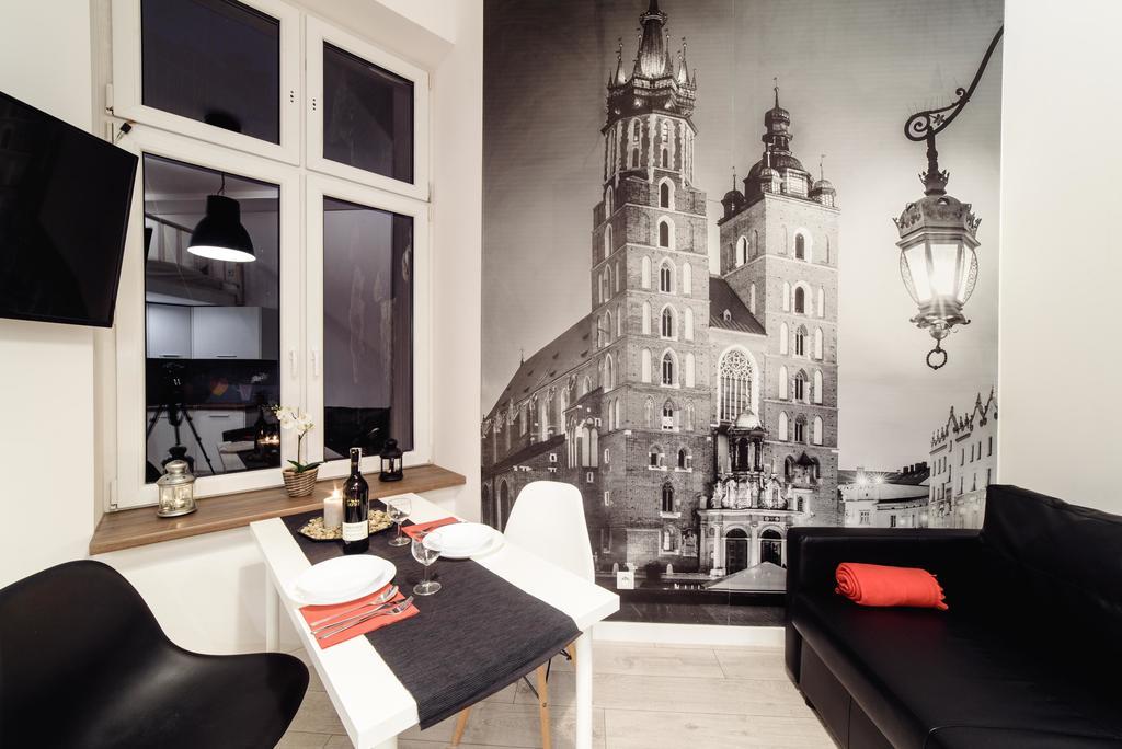 2 Nights Apartments - Great Location, Right Next To Main Rail And Bus Station, 10 Min To Main Square By Foot Aparthotel 3*